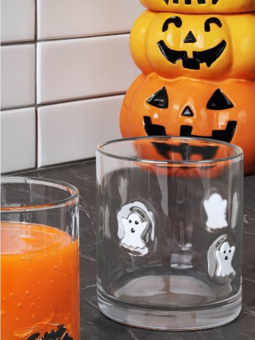 Lot of 2 Halloween ghost glasses